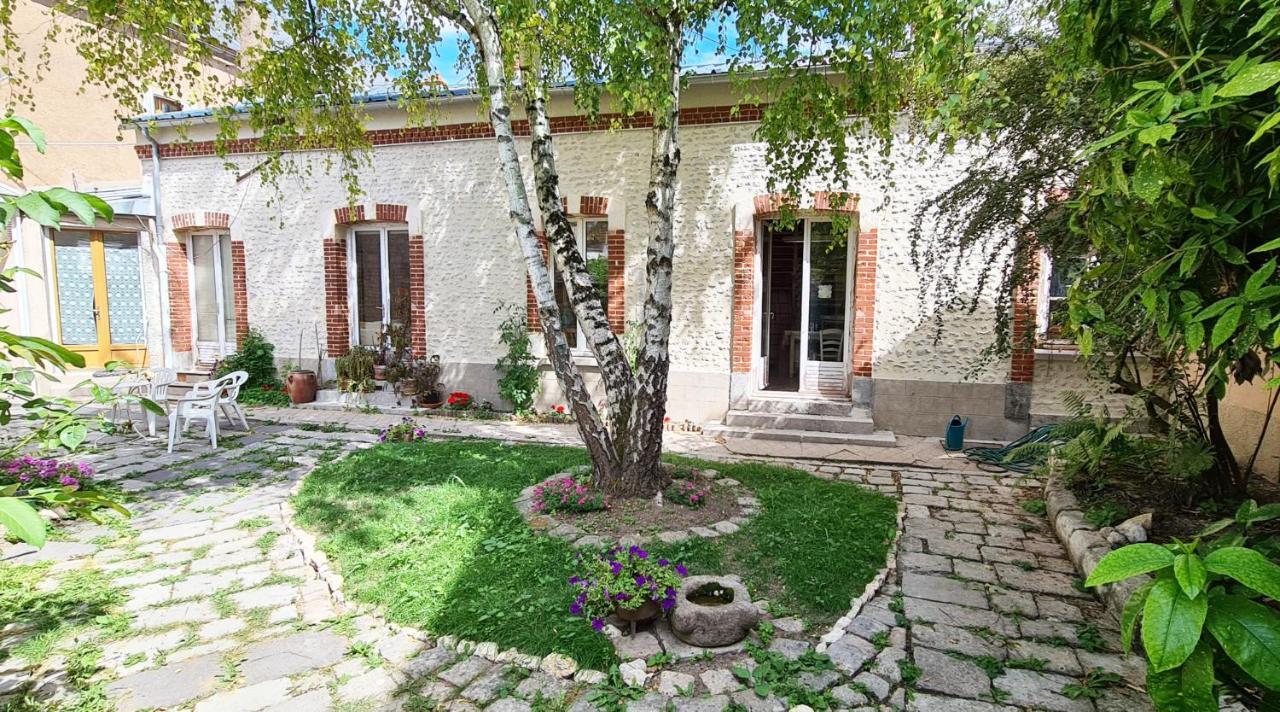 Relais De Poste * Janville (Eure-et-Loir)